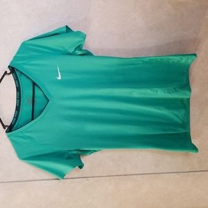 Large Nike Pro T-shirt
